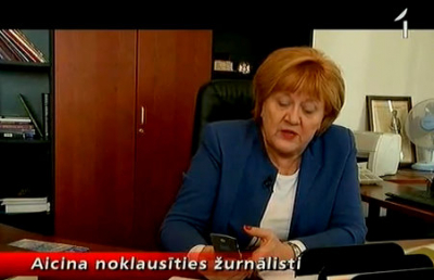 Глава госканцелярии хотела шпионить за журналистом