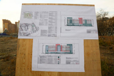 Спикер думы Иркутска участвовал в выездном совещании на месте строительства детской поликлиники на Синюшке